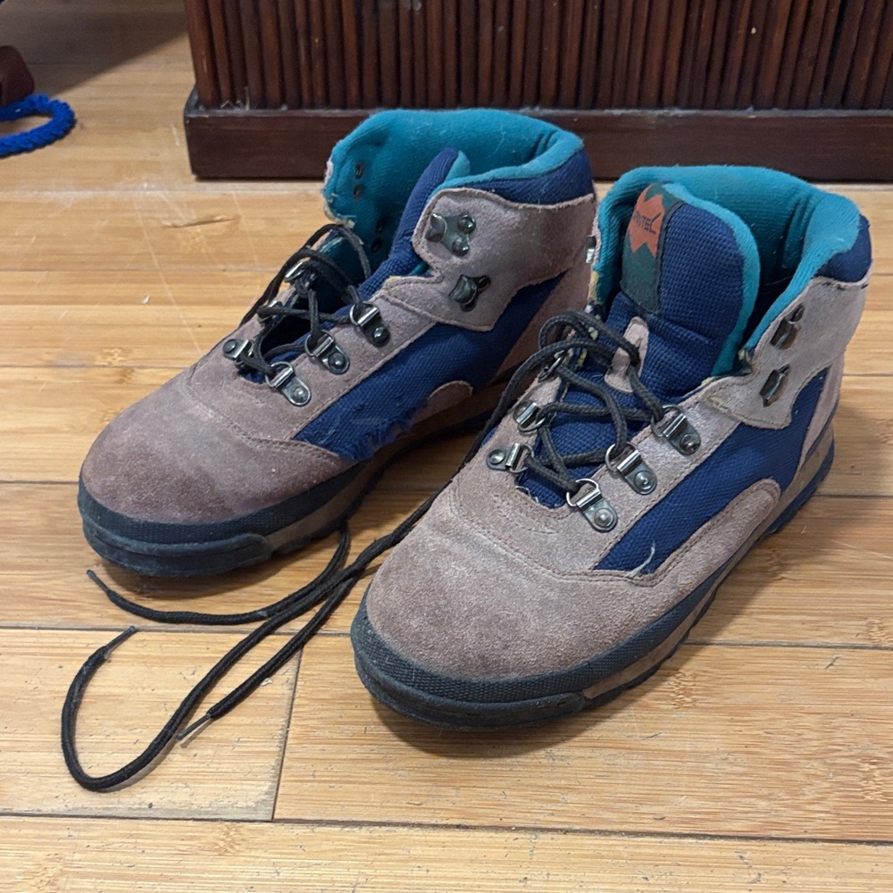 Women's Brown and Blue Winter Boots